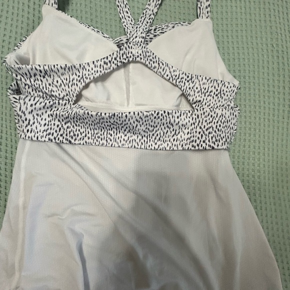 lululemon Wrap it Up Grey and White Tank Top - Picture 4 of 5